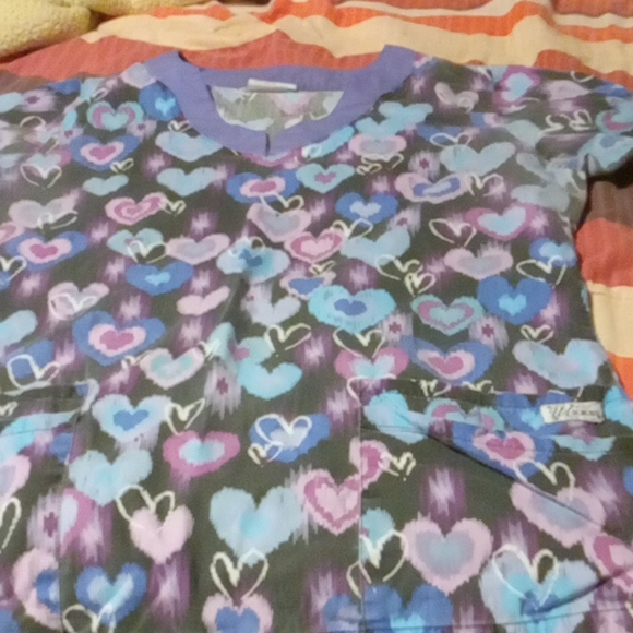 Scrub top brand u a scrub heart - Picture 1 of 1